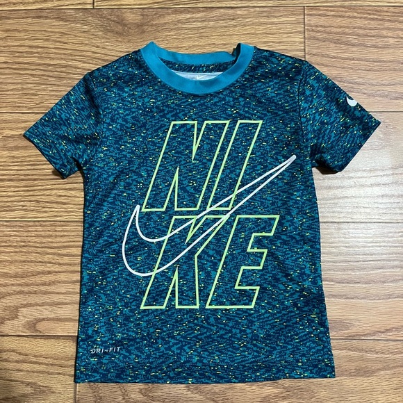 Kids Dri-Fit Nike T-Shirt XS - Picture 1 of 3